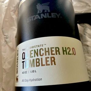 Stanley The Flowstate Quencher H2O Tumbler 40 oz